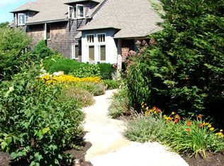 22 Oak Ln, Tisbury, MA 02568