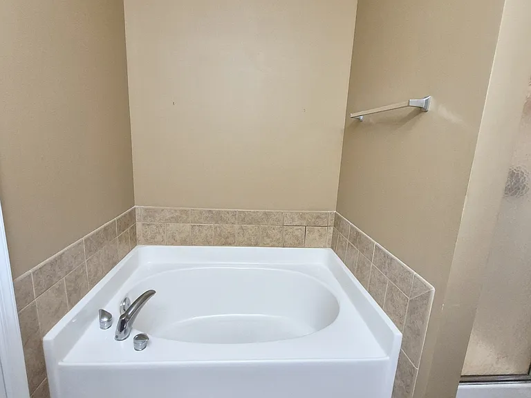 1563 Providence Knoll Dr — Photo 19