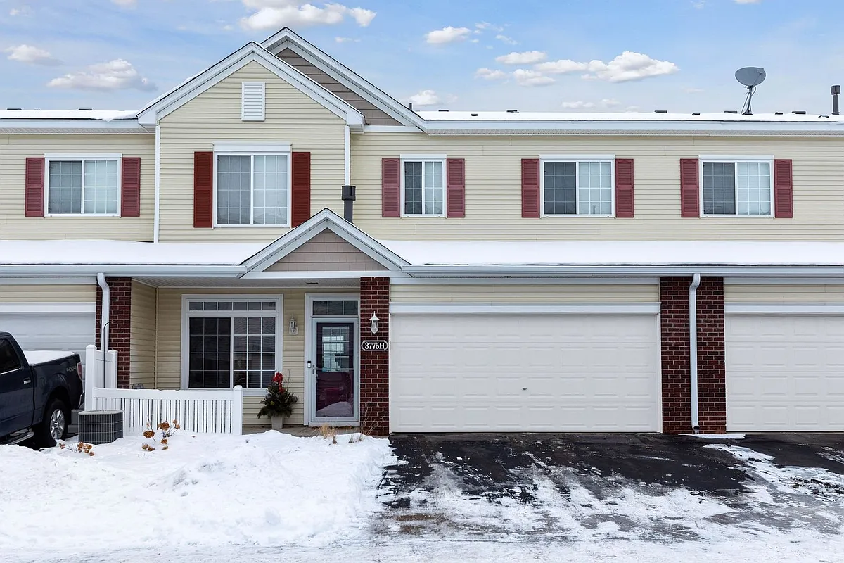 Building Photo - 3775 Hazel Trl #H