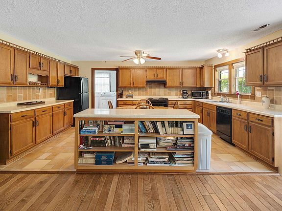 20th image of 115 Edenberg Dr