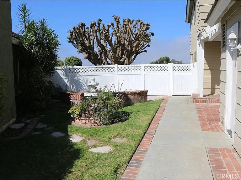 27 Bawley St — Photo 3