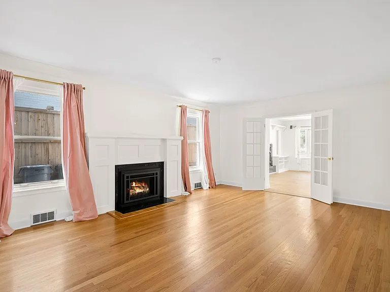 525 Forest St — Photo 8