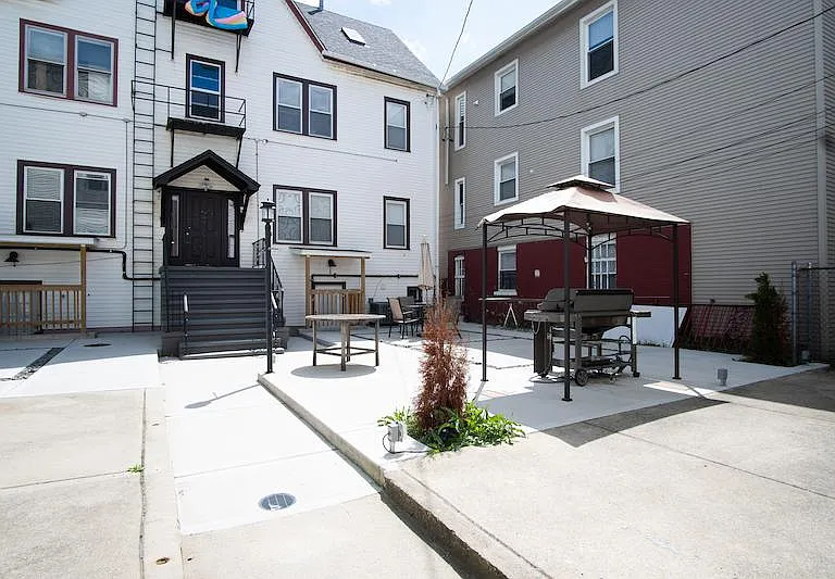 3225 N Wilton Ave #G1N — Photo 14