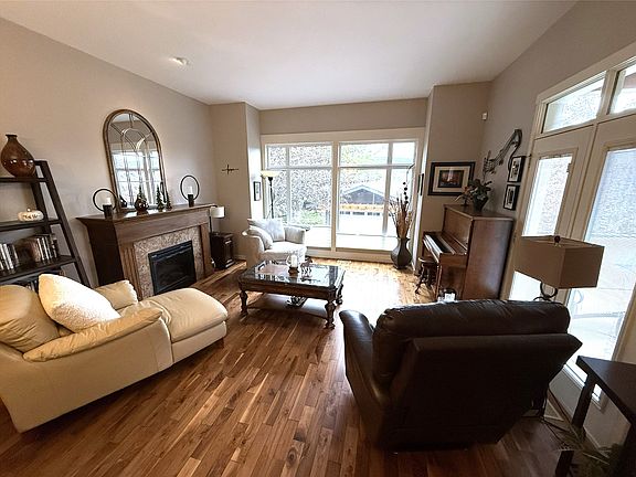 3rd image of 1637 Golf Ridge Way