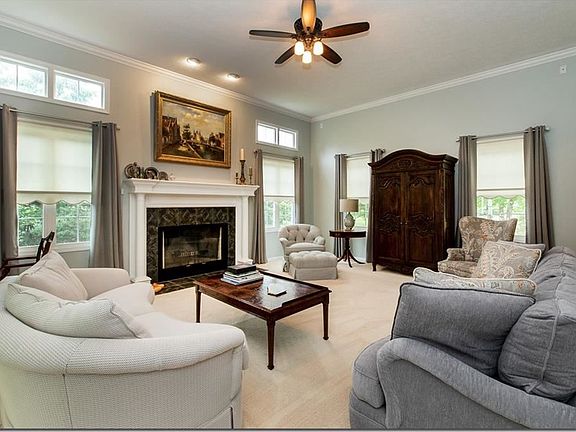 4th image of 8436 Evergreen Dr