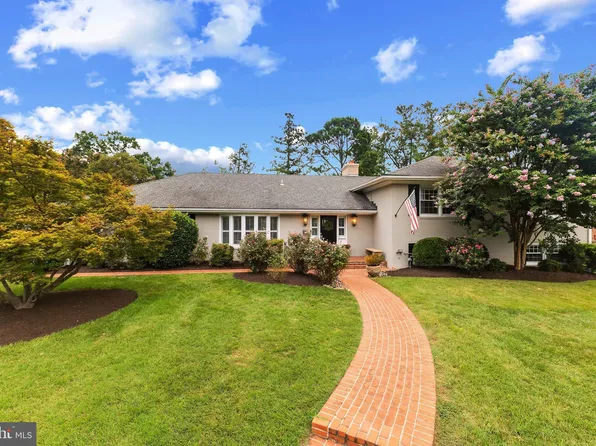 1214 Belle Vista Dr, Alexandria, VA 22307