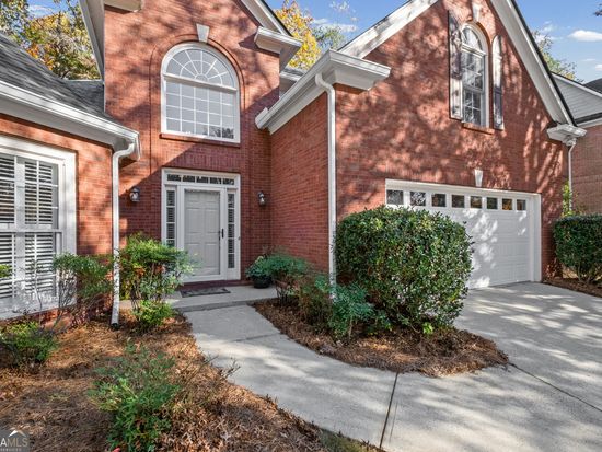 8035 Sandorn Dr, Roswell, GA 30075
