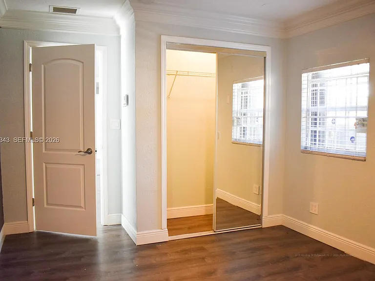 2218 N Harding St — Photo 33