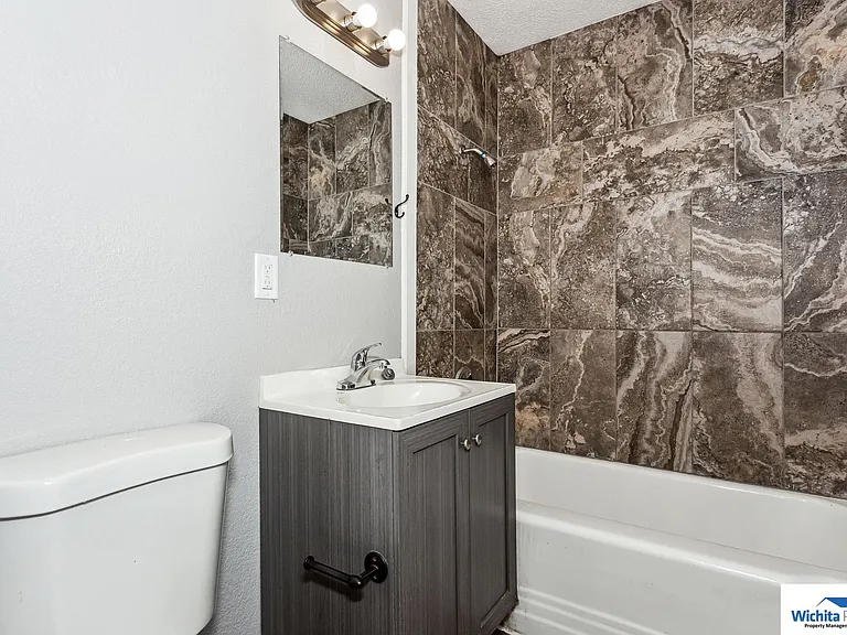 2214 S Glenn Ave — Photo 10