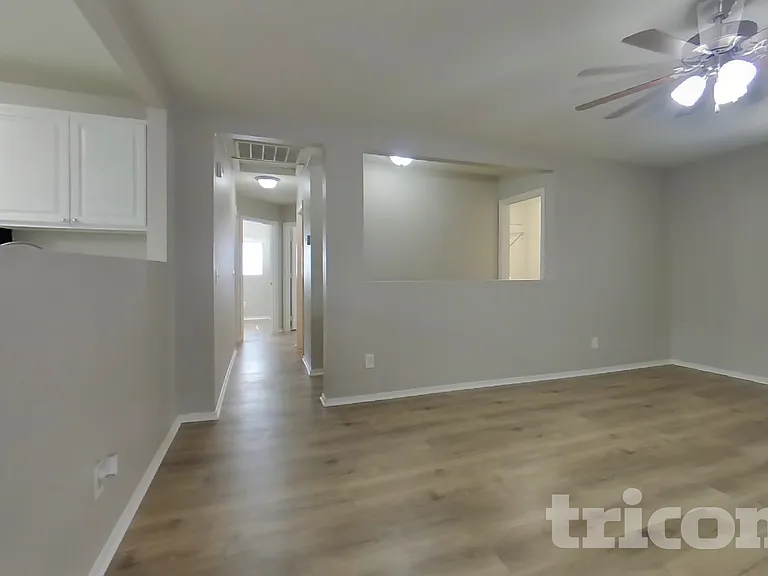 11514 W Wethersfield Rd — Photo 18