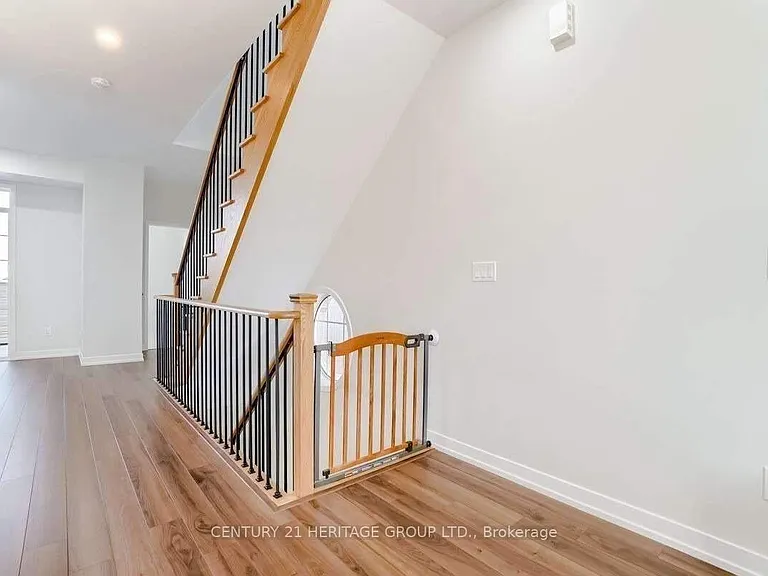 239 Harding Park St — Photo 2