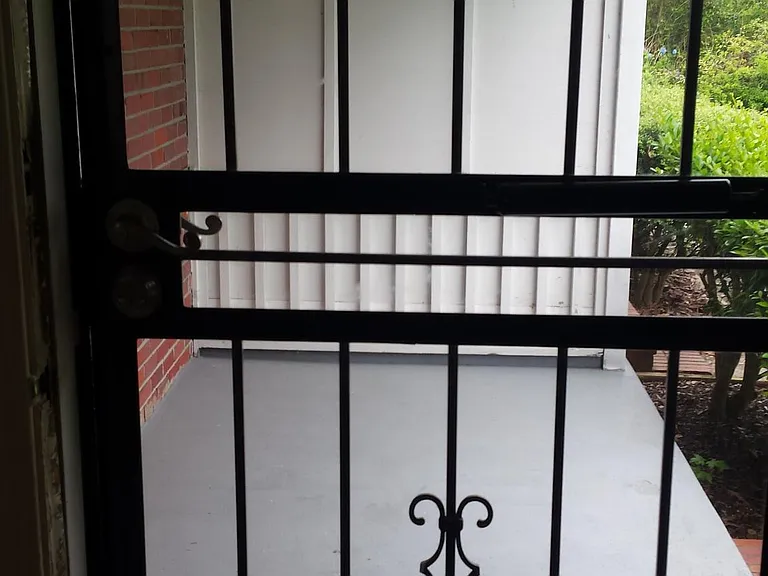 Lake Bradford Ln — Photo 4