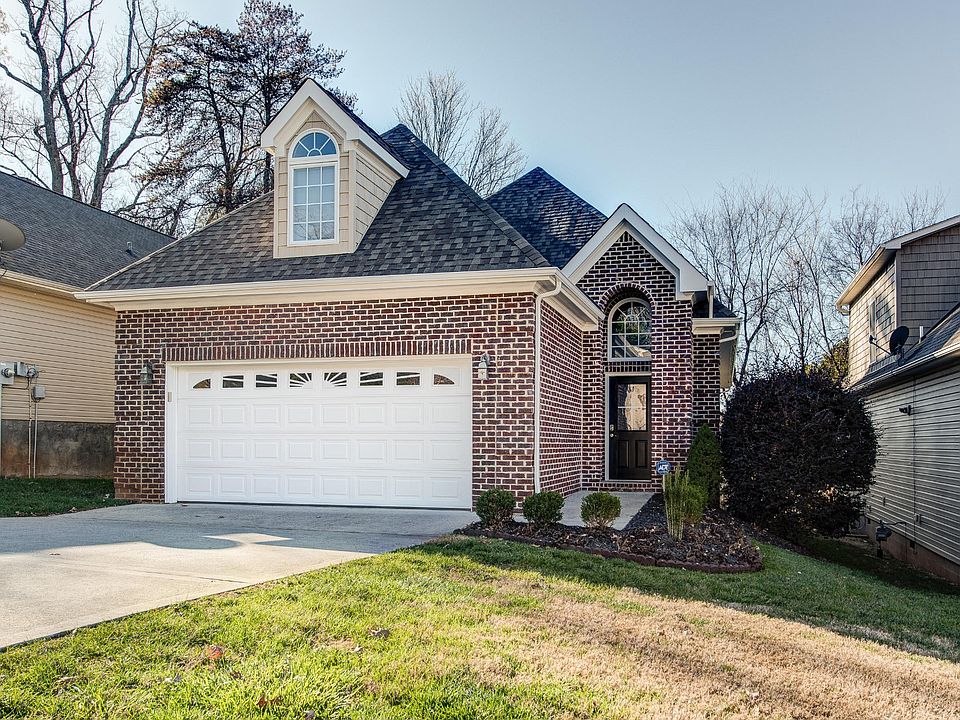 1st image of 1041 Gothic Manor Way