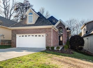 1041 Gothic Manor Way, Knoxville, TN 37923