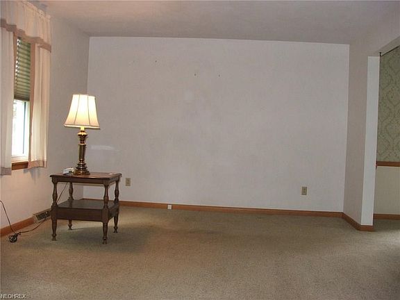 2nd image of 1523 Rose Hedge Dr