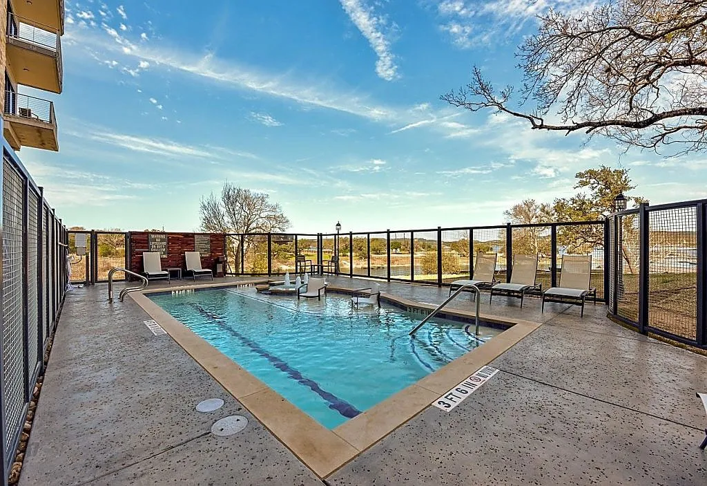 Hudson On Lake Travis — Photo 3