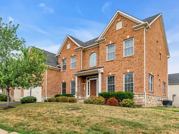 42411 Pine Forest Dr, Chantilly, VA 20152