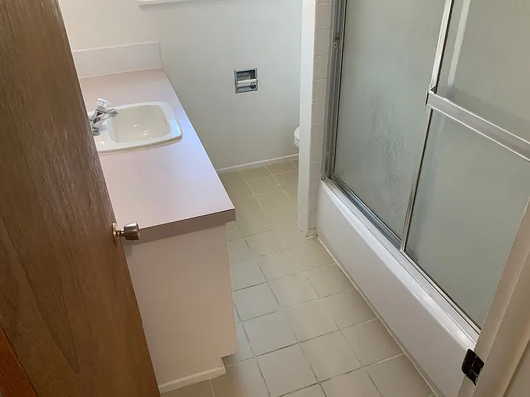 2358 Crescent Ave — Photo 7