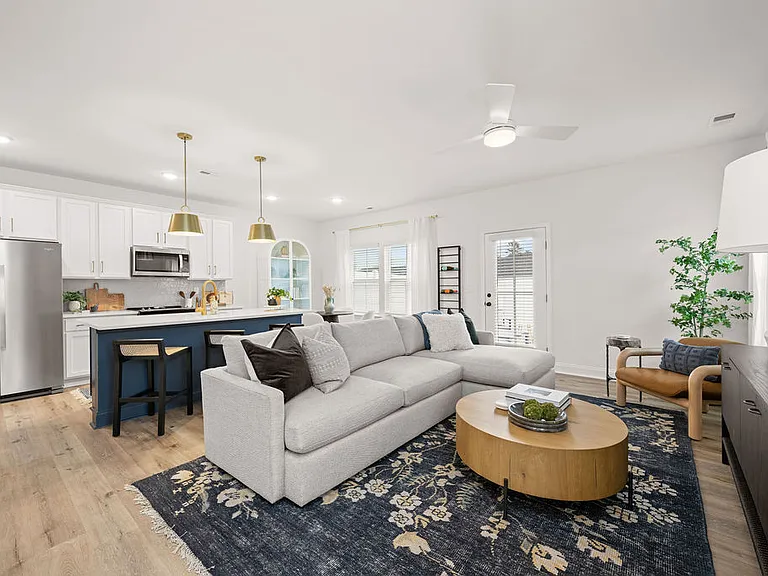Oak Lake Townhomes — Photo 8