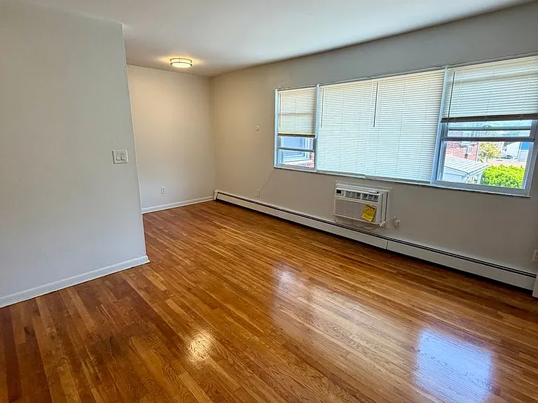 91 Hamilton Ave — Photo 3