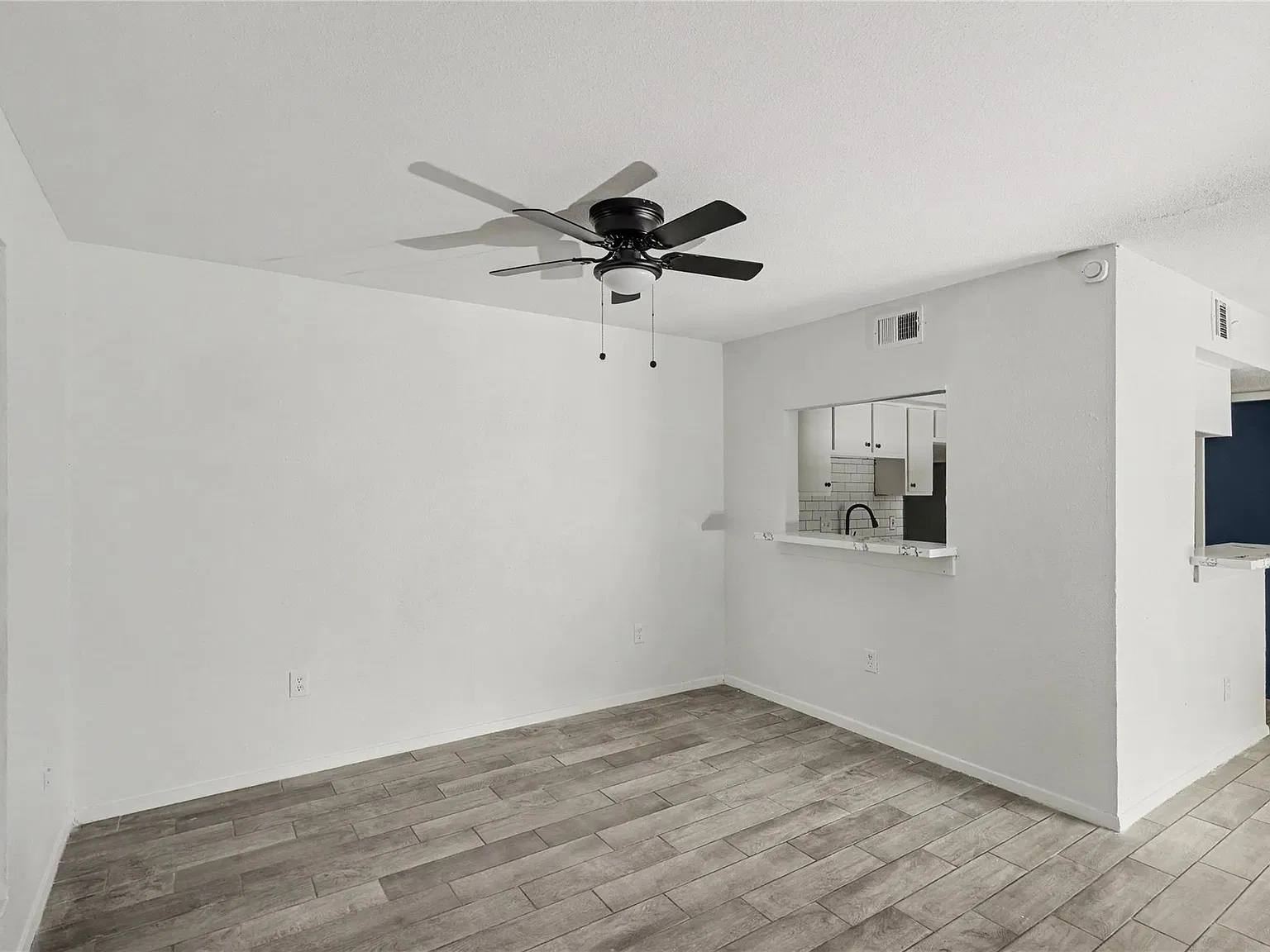 2119 Barr St — Photo 4