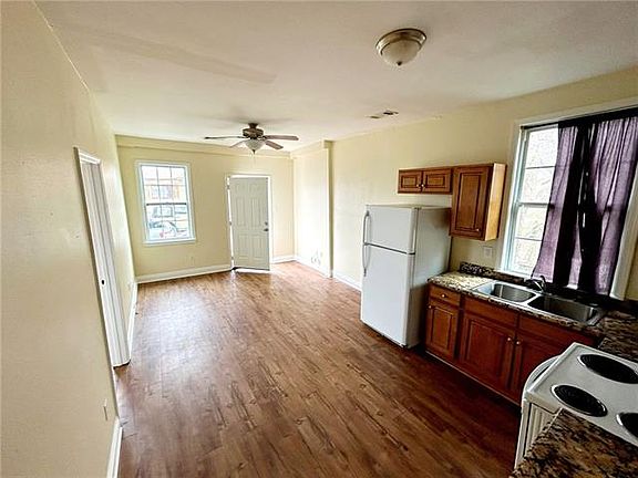 2nd image of 2236 Mandeville St