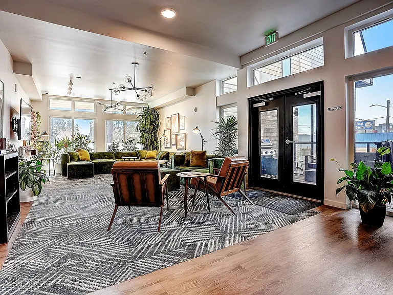 Freya Apartments - Private Studios + Social Connection — Photo 8