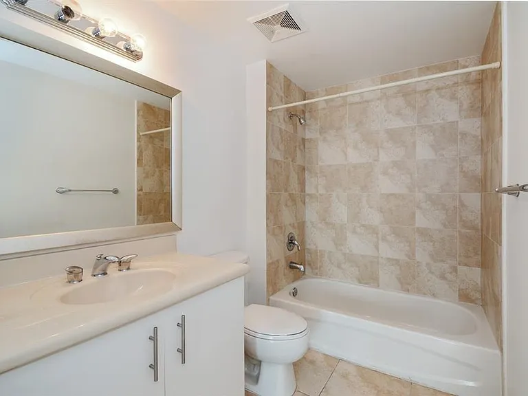7900 Harbor Island Dr #601 — Photo 7