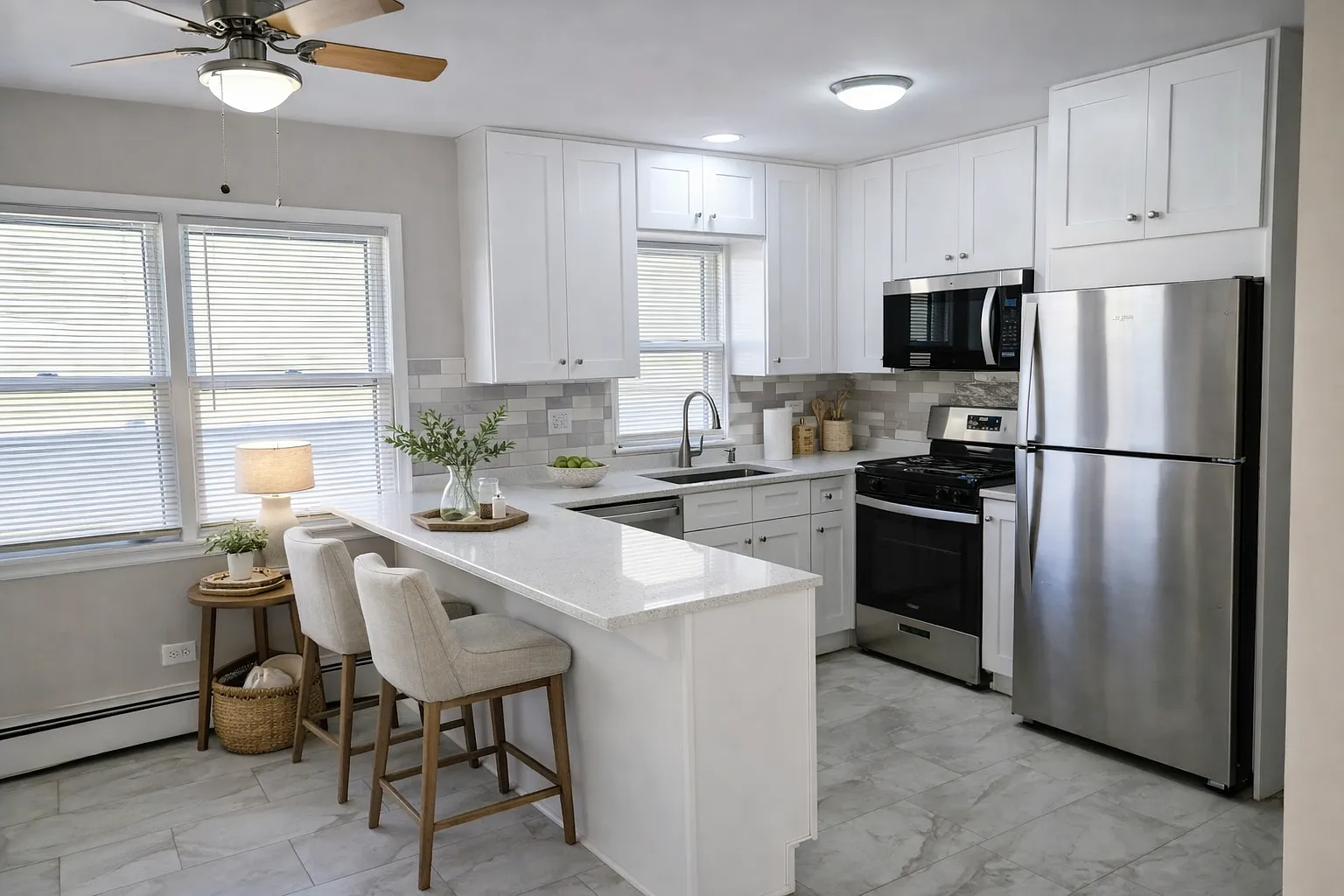 2 bed, 725 sqft, $1,900 — Photo 1