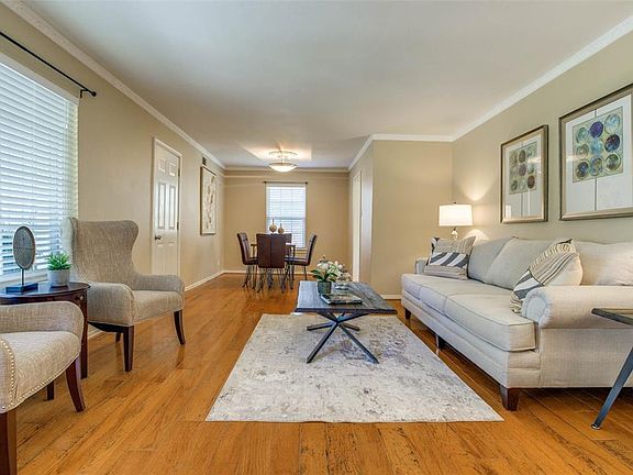 4th image of 1002 Glen Cove Dr