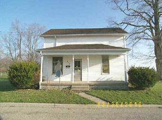 310 Apple St #E, Argos, IN 46501