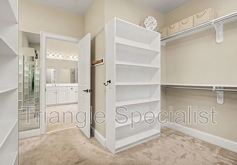 6121 Carlyle Dr — Photo 32