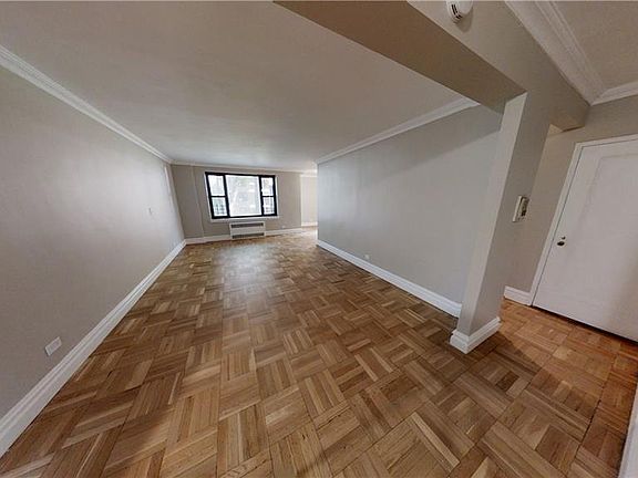 2nd image of 3616 Henry Hudson Pkwy E APT 2CS