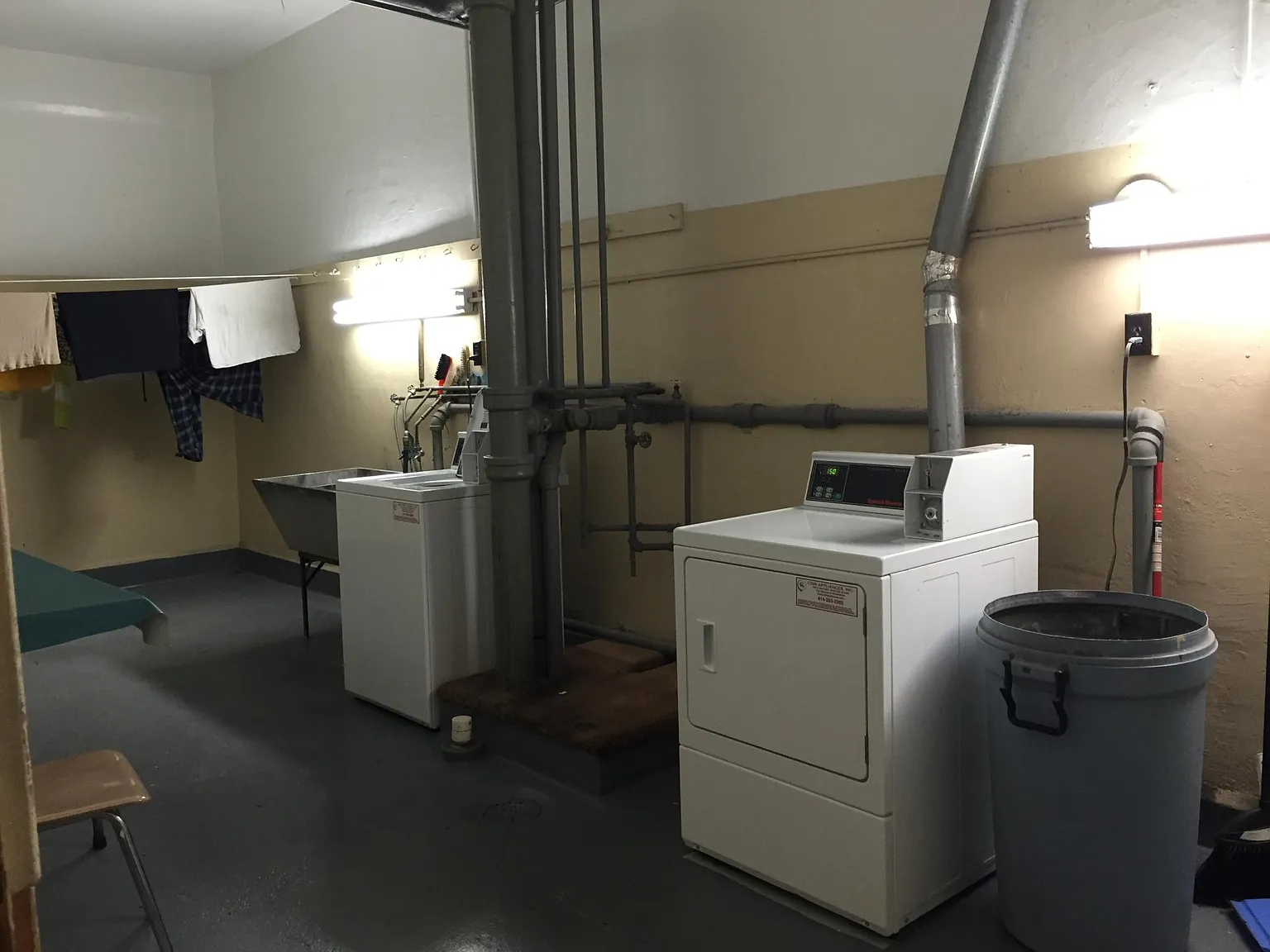 2 bed, $900 — Photo 2
