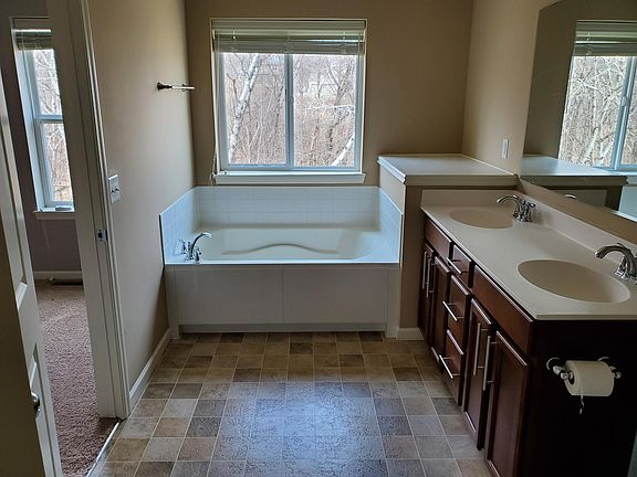 2nd image of 14322 Parkside Ct NW