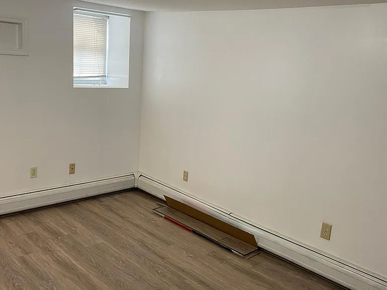 98 Morris St #BASEMENT — Photo 15