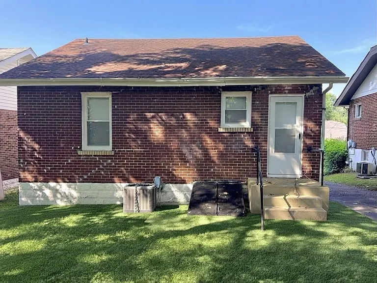 7348 Grand Dr — Photo 3