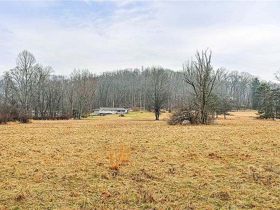 4th image of 931 Darlington Rd