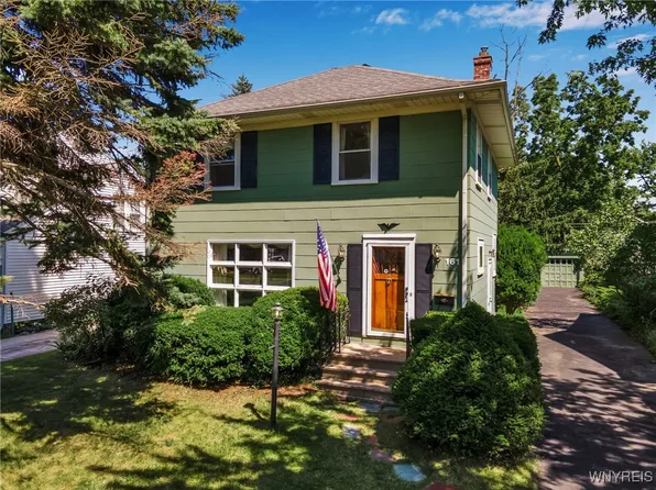 161 Burroughs Dr, Amherst, NY 14226