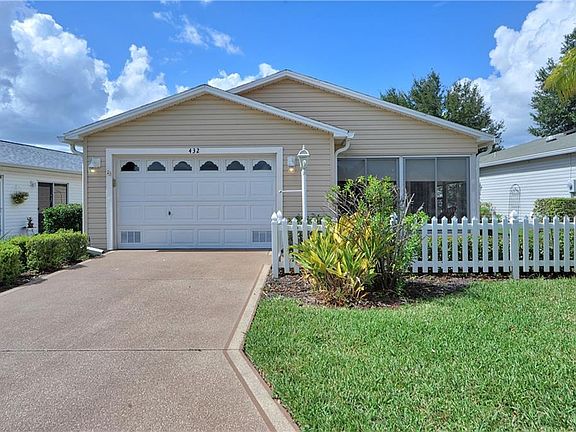 2nd image of 432 Canterbury Ct