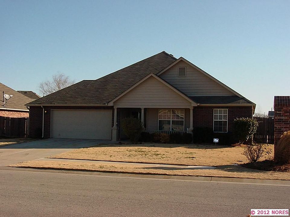 1st image of 4081 S 211th Ave