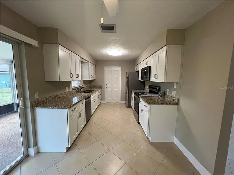 20250 Midway Blvd — Photo 7