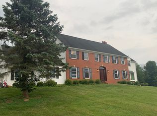 5 Laga Ct, Ringoes, NJ 08551
