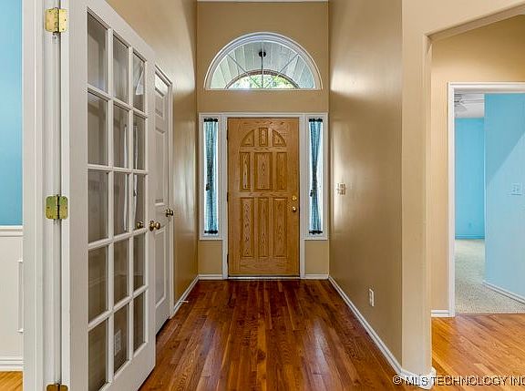 3rd image of 1381 Forest Ln