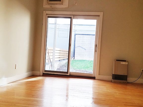 2nd image of 215 Maujer St APT 1L