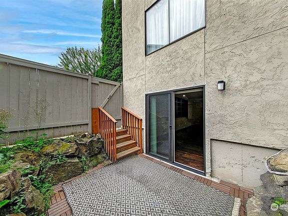 3rd image of 18620 52nd Avenue W #119