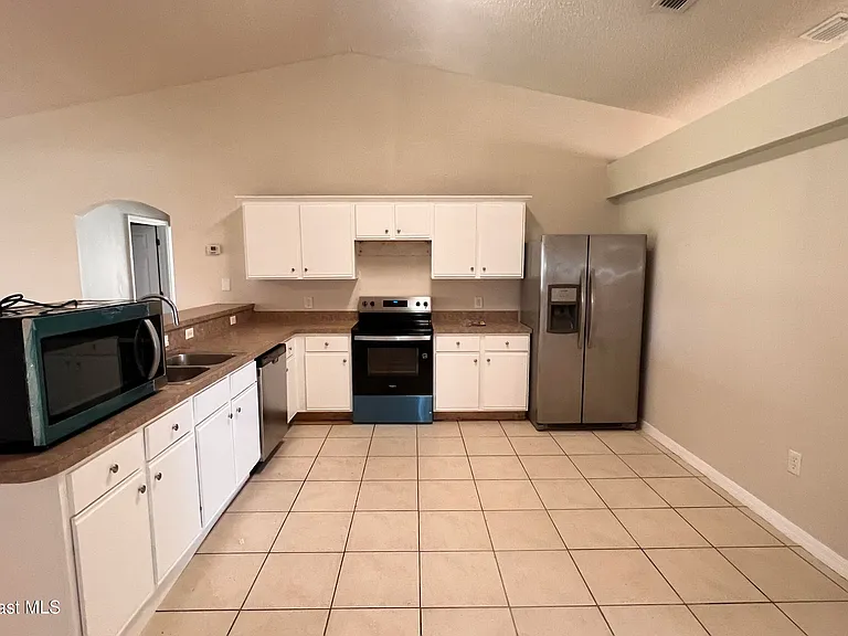 170 Nadell Ave NW — Photo 6