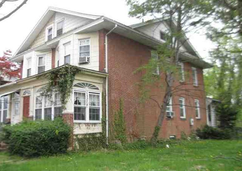 2nd image of 138 Evergreen Ave