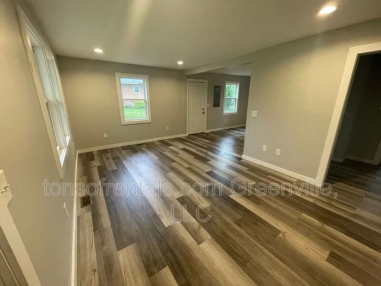 519 Rice St — Photo 3