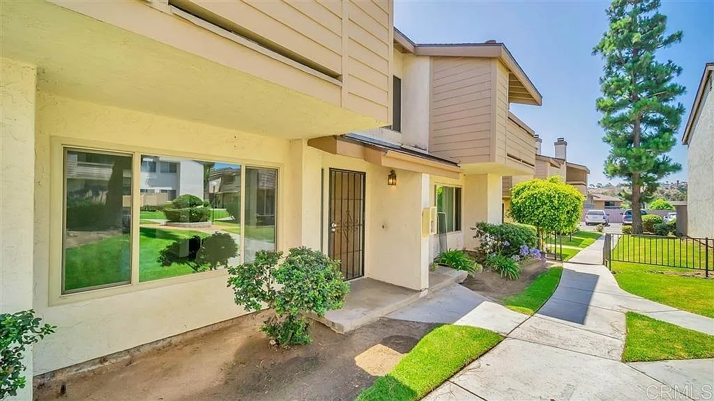 1731 Melrose Ave — Photo 1
